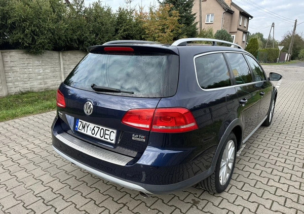 Volkswagen Passat cena 35500 przebieg: 253000, rok produkcji 2012 z Dębno małe 137